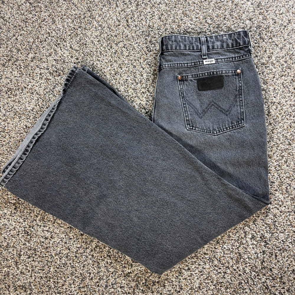 Wrangler Wanderer Women's 32x29 Flare Jeans Black Distressed High Rise Denim